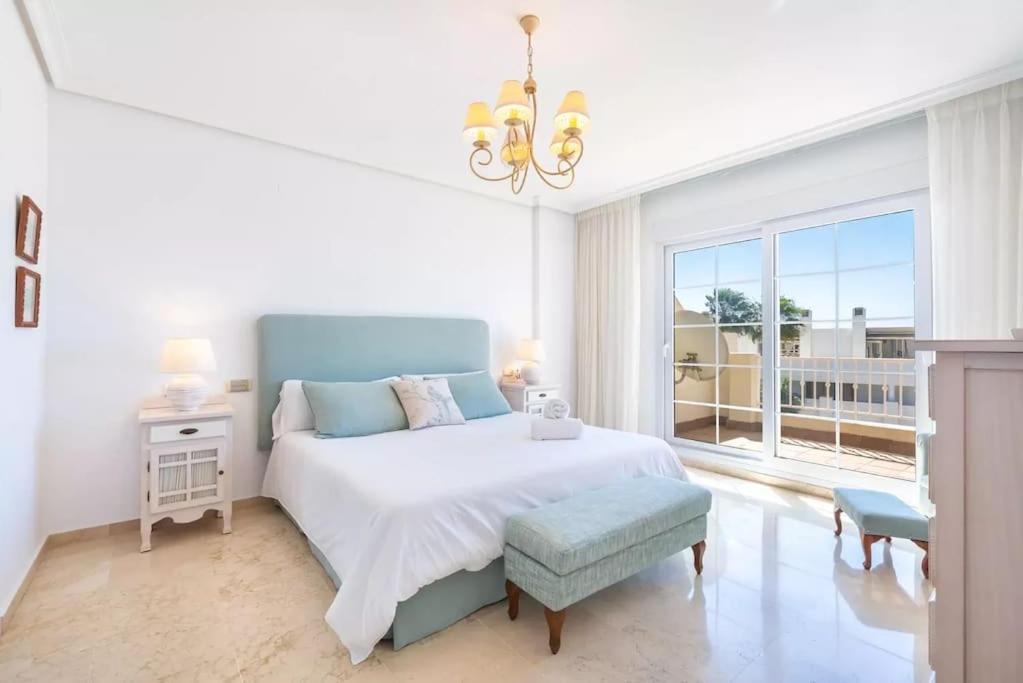 Spectacular Two Floor Penthouse Centre Apartemen