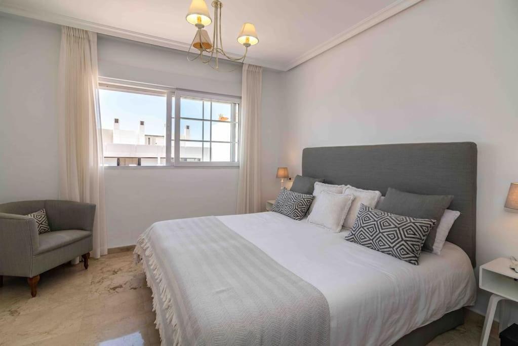 Apartemen Spectacular Two Floor Penthouse Centre Marbella