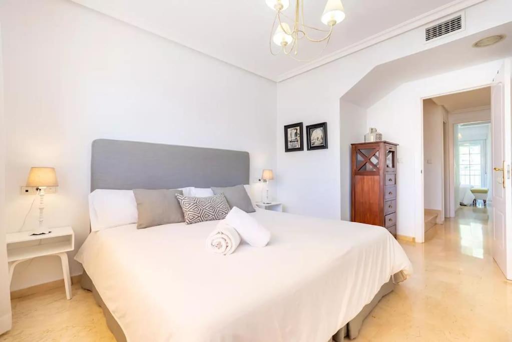 Apartemen Spectacular Two Floor Penthouse Centre *